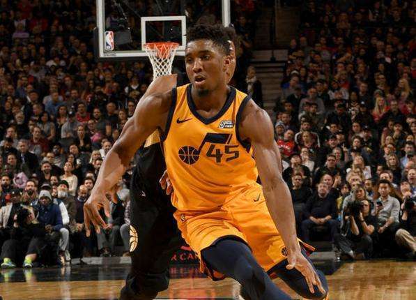 一边是对抗 一边是对抗