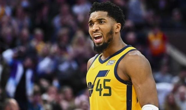 首夹接近中 首夹接近中